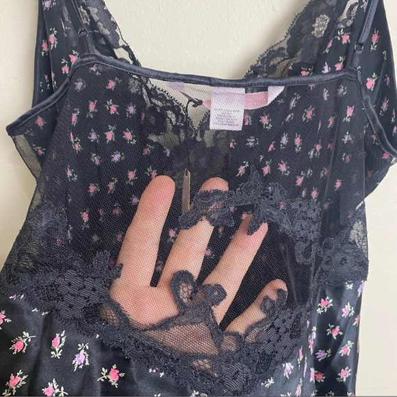 NEW Victorias Secret Floral slip with lace detail size M - Picture 2 of 7